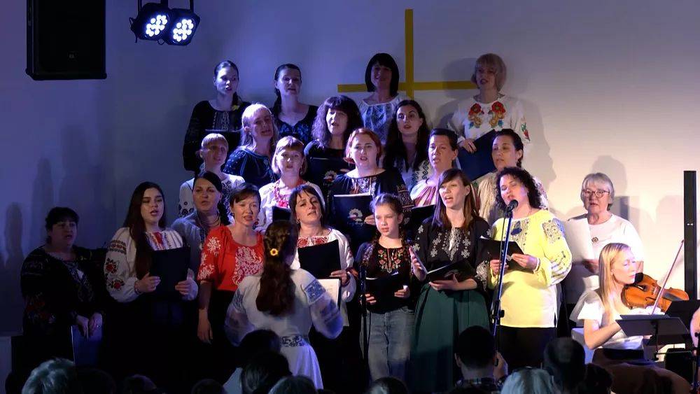 Чехия: украинки поют, чтобы помочь своей родине