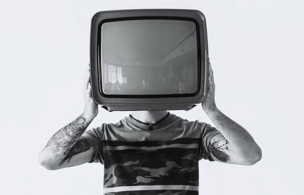 Житель Конаковского района соскучился по телепередачам и украл для себя телевизор