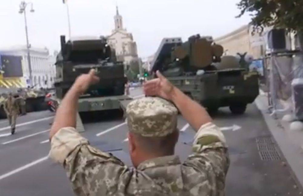 Жители и гости Киева перепуганы: улицы столицы наводнили военные и тяжелая техника – что происходит