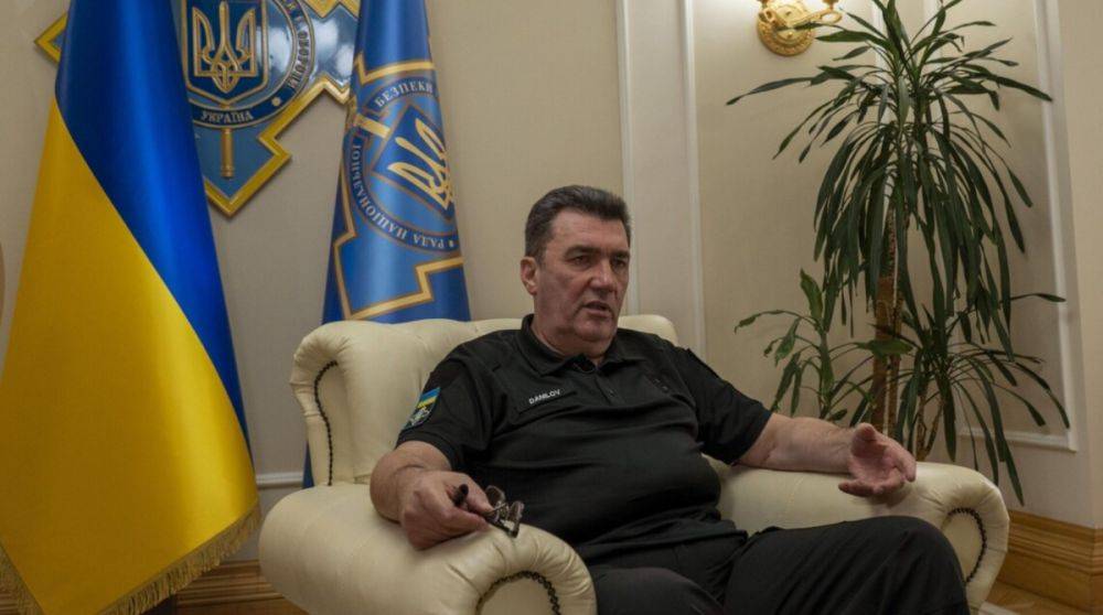 Данилов заявил, что оборонная операция Украины в Бахмуте успешна