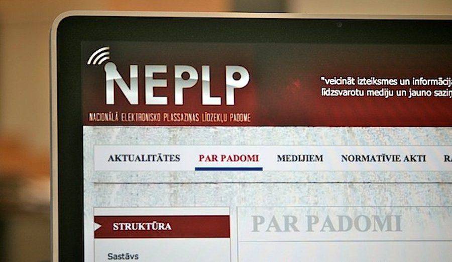 NEPLP оштрафовал портал TVNet за слово "депортация". Союз журналистов назвал это угрозой свободе слова