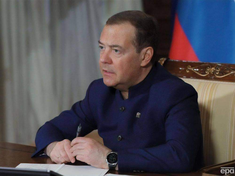 Медведев заявил, что США должны выплатить компенсации за разрушенные россиянами Бахмут и Мариуполь