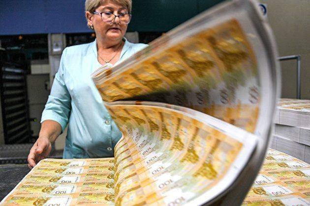 Исследование: каждый второй россиянин хочет видеть доллар не дороже 50 рублей
