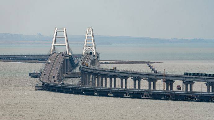 Возле Крымского моста задымление: оккупанты говорят, были учения