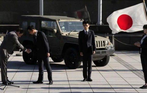 Япония передаст Украине около сотни военных автомобилей