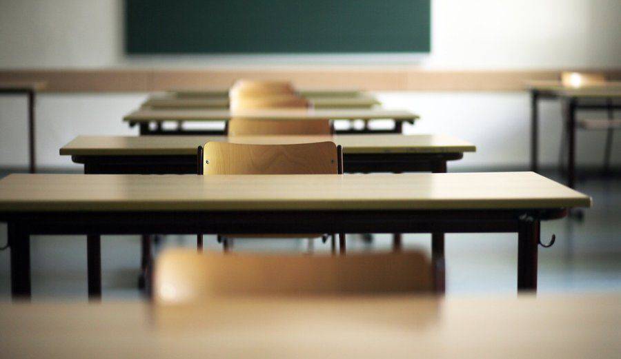 Школы: переход на латышское преподавание под угрозой из-за нехватки учителей
