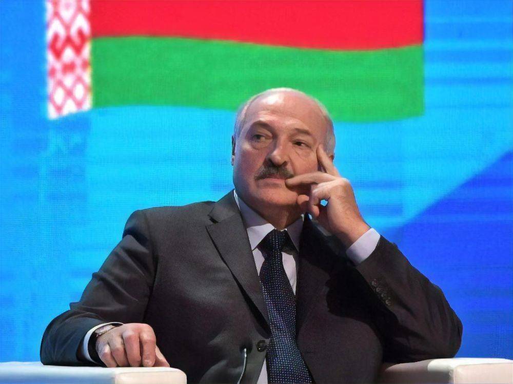 Лукашенко заявил, что российское ядерное оружие уже начали перемещать в Беларусь