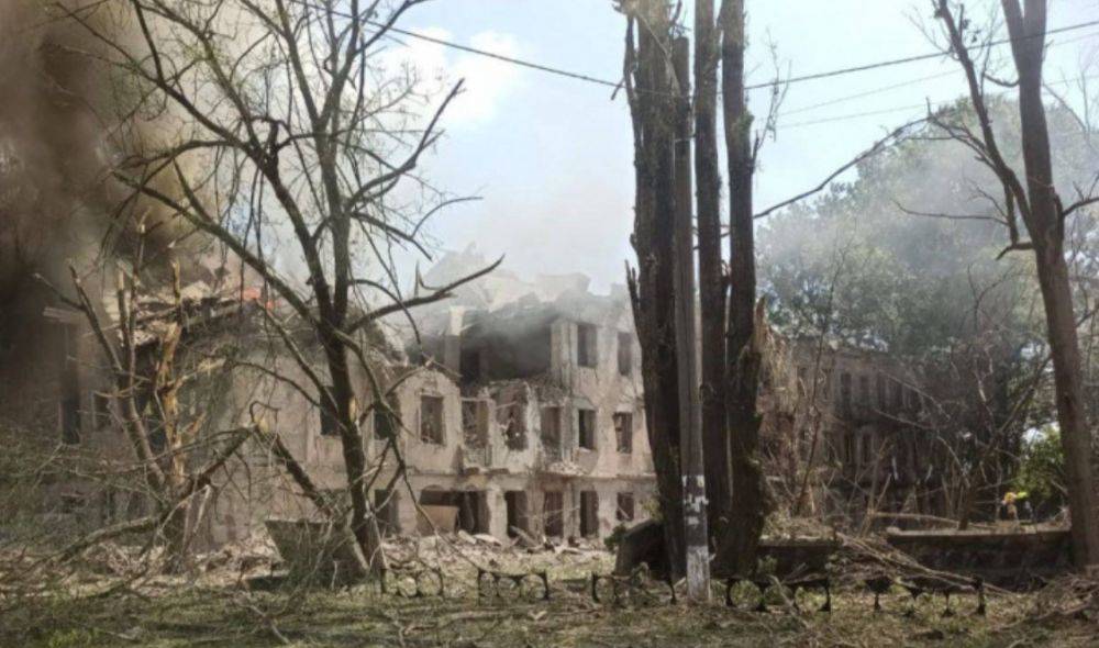 Ракетный удар по Днепру: в результате обстрела поликлиники один человек погиб, есть раненые