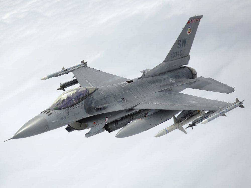 "Именно то, что нам нужно для освобождения Украины". В Минобороны ожидают на четыре эскадрильи истребителей F-16