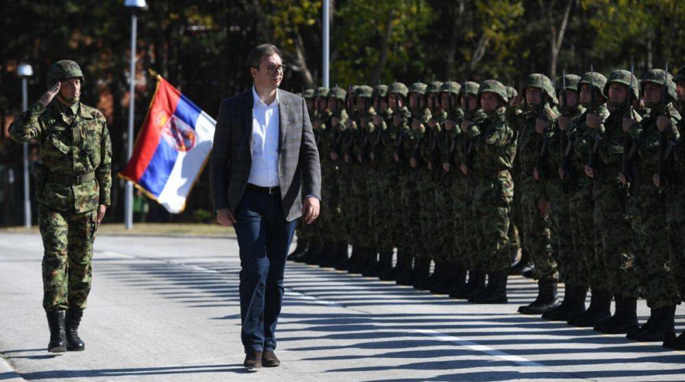 Президент Сербии привел армию в состояние максимальной боеготовности: причина