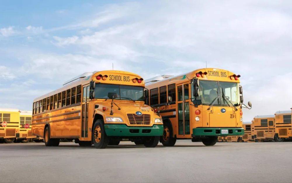 Создатель культовых желтых школьных автобусов Blue Bird открывает цех для электромобилей, который будет производить 5000 электробусов в год