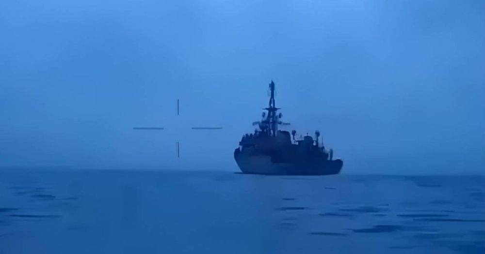 Битва в Черном море: в сети появились новые кадры поражения корабля "Иван Хурс" (видео)
