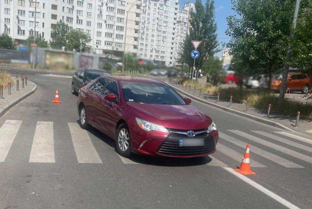 ДТП в Киеве 27 мая – авто сбило коляску, ребенок госпитализирован