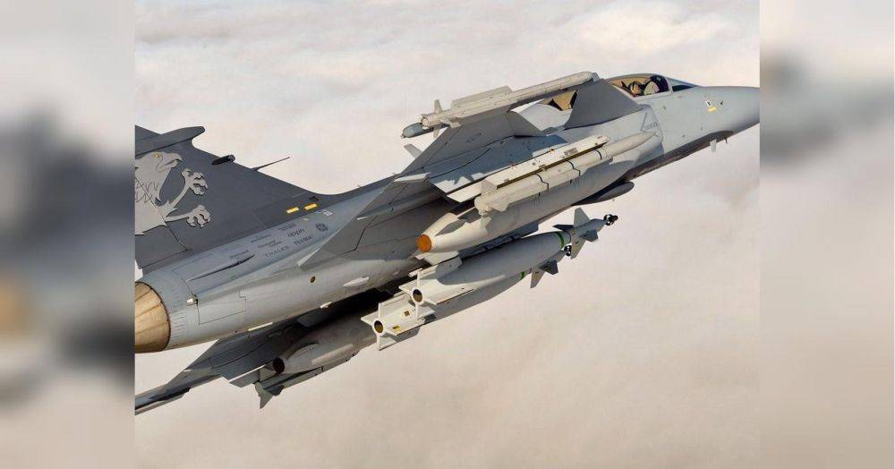 Швеция позволит нашим летчикам тренироваться на истребителях JAS 39 Gripen, — СМИ