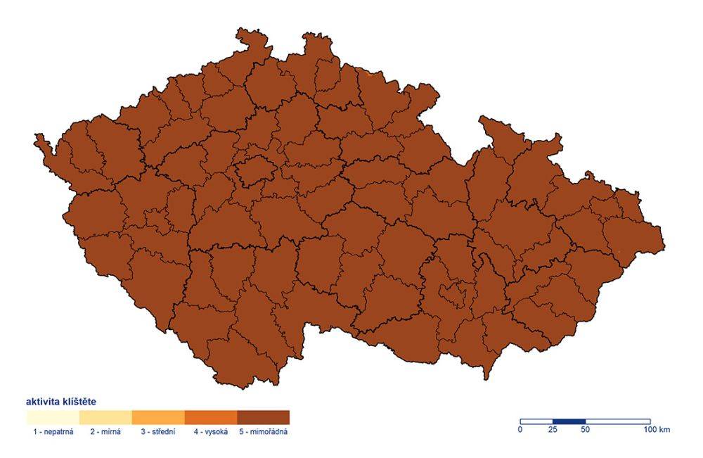 Угрозе нападения клещей в Чехии присвоен максимальный уровень