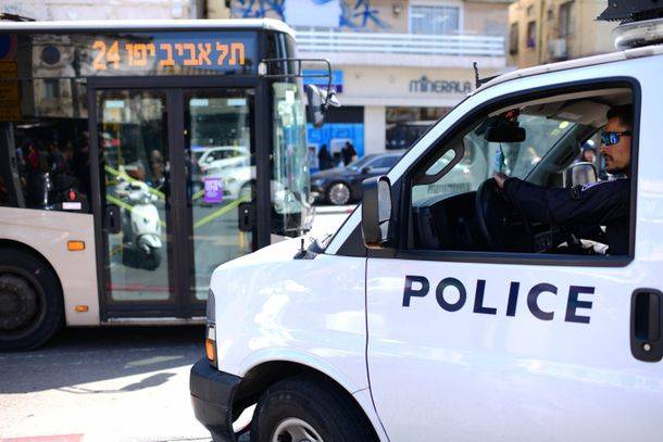 Тель-Авив: водитель такси ограбил пожилых туристов