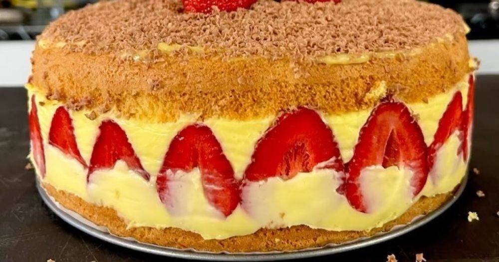 Бисквитный торт с клубникой: пошаговый рецепт