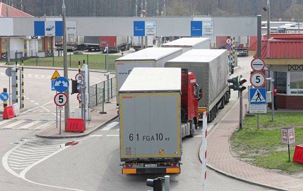 Польша закрывает границу для фур из РФ и Беларуси с 1 июня