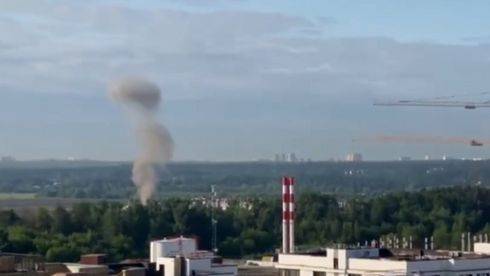 Беспилотники ударили по Москве: повреждены дома