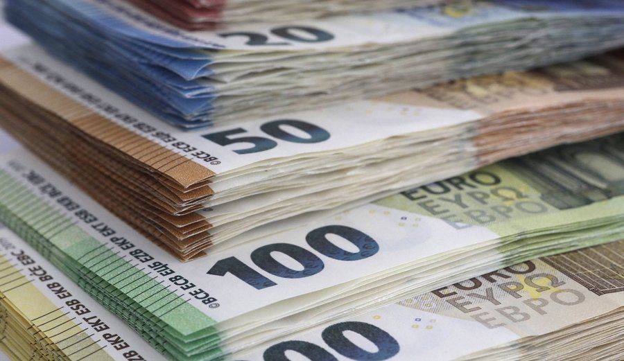 Четыре человека обвиняются в мошенничестве при продаже недвижимости на 1,2 миллиона евро