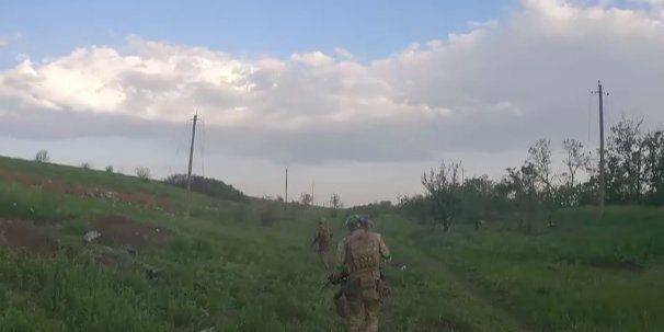Сырский показал, как украинские военные продвигаются на окраинах Бахмута — видео