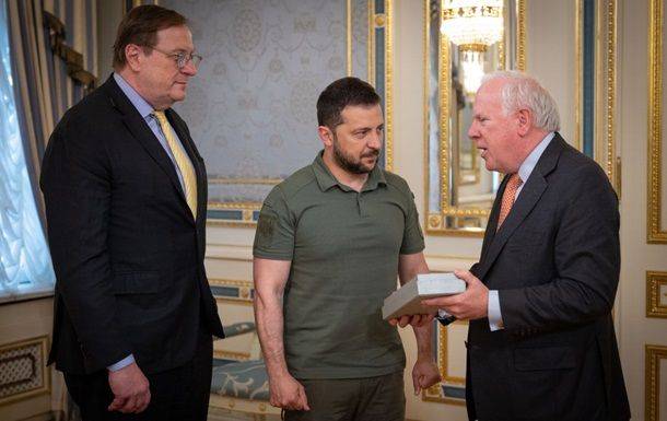 Зеленский получил отличие Гражданин мира от Атлантического совета