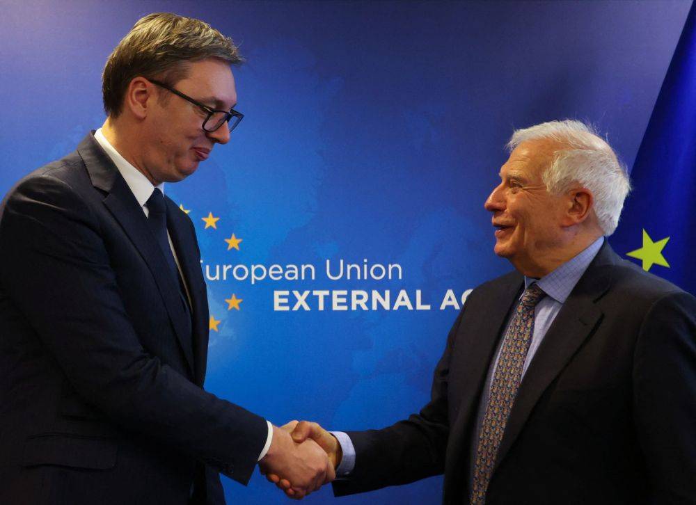 ЕС требует от лидеров Косово и Сербии снять напряженность