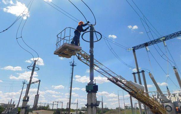Восстановлено электроснабжение 2 млн потребителей - Минэнерго