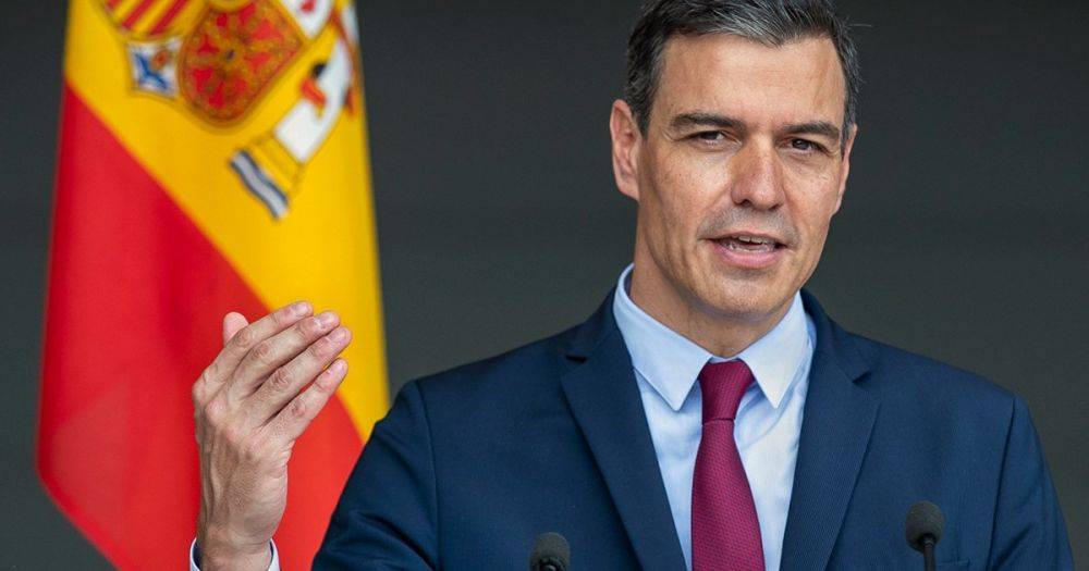 Премьер Испании Санчес сравнил себя с Байденом и призвал не голосовать за "Трампу и Лулу"