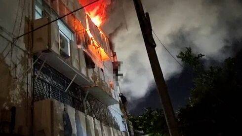 Пожар в Ашдоде: люди прыгали из окон горящего дома