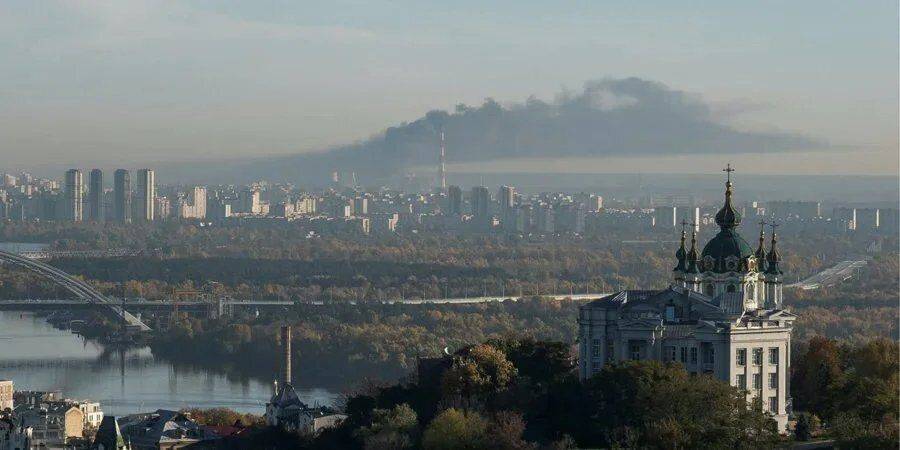 Ночная атака. В трех районах Киева обломки дронов упали возле домов, повреждены авто