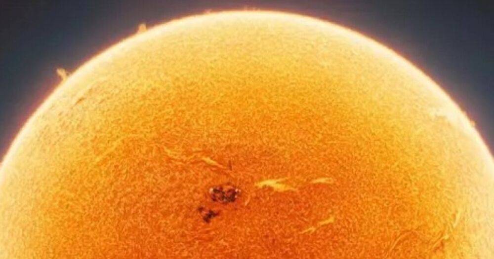 На снимке Солнца виден искусственно созданный объект: что это (фото)