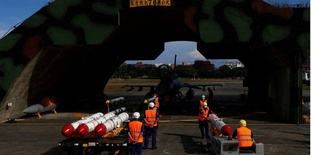 Китай категорически против. США планируют передать Тайваню оружия на 500 млн долларов по ускоренной процедуре, как Украине — Reuters