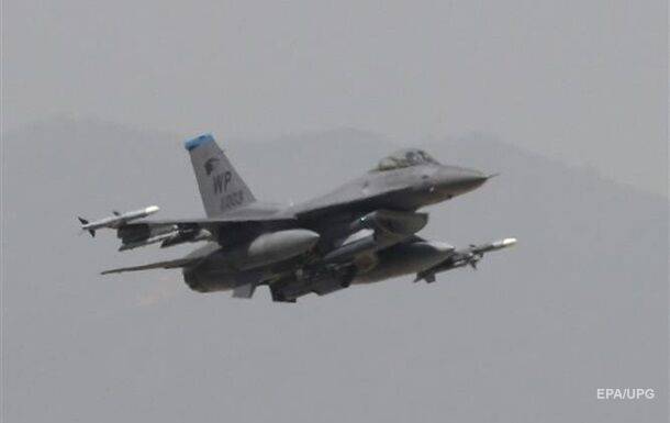 Американский истребитель F-16 разбился в Южной Корее
