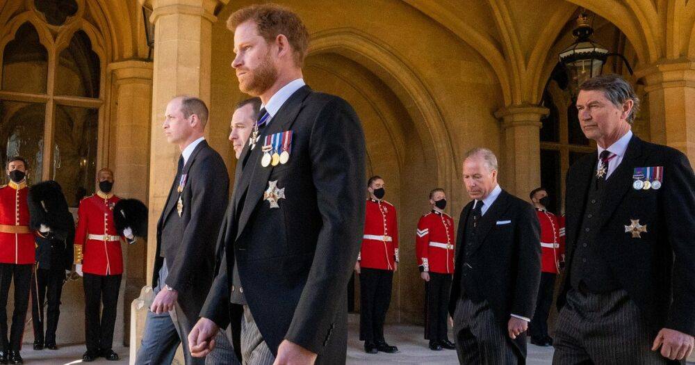 Принц Гарри не выйдет на балкон во время коронации и его не будет на фото. Где он появится?