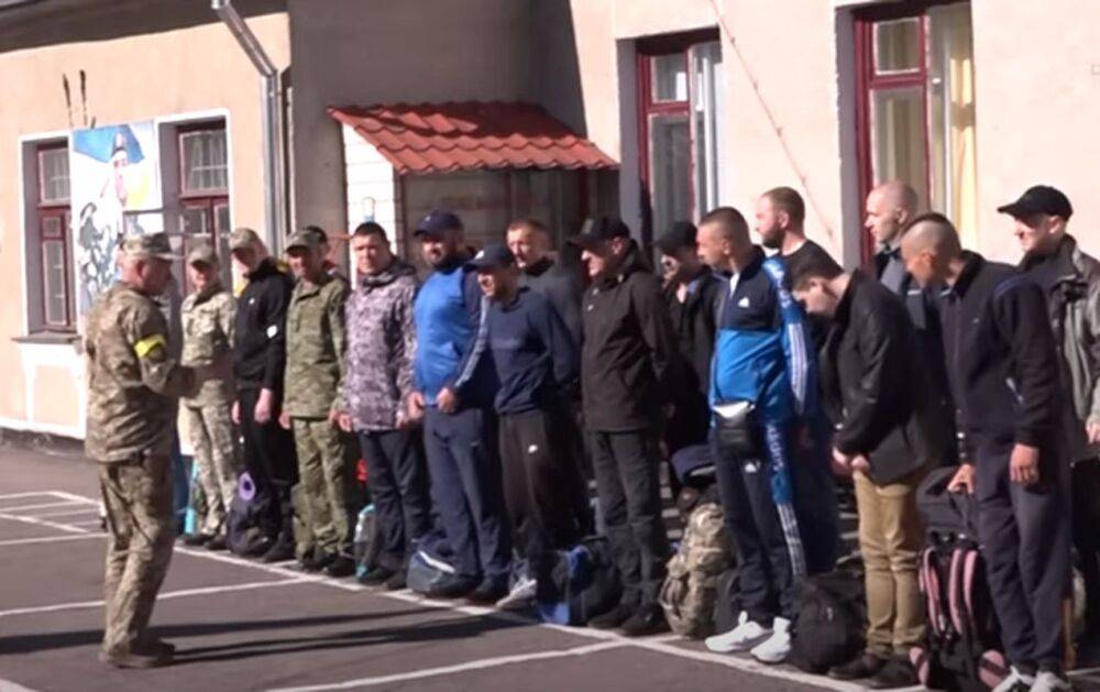Мобилизация в Украине: в ТЦК разъяснили, кого из мужчин сразу отправляют на фронт