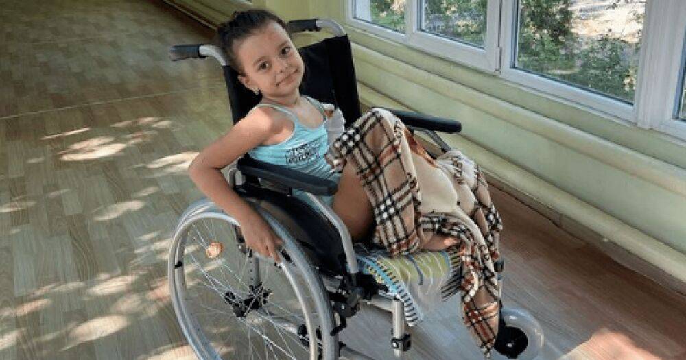 Надела протез - и в спортзал. Мечты 6-летней Александры Паскаль, потерявшей ногу из-за войны