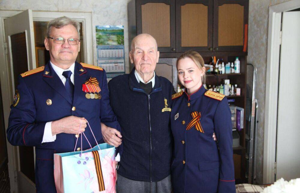 СК Тверской области поздравил с Днем Победы ветерана, который 13-летним мальчишкой попал на фронт