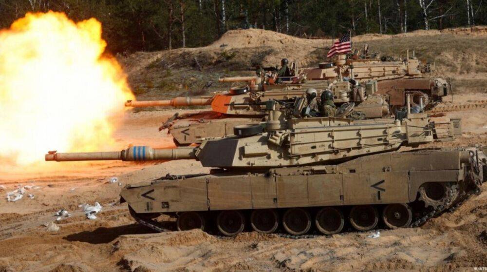США снимают часть оборудования с танков Abrams для Украины: СМИ назвали причину
