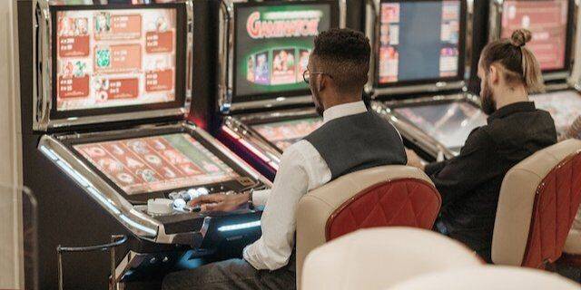 Фантастическая удача. Таинственный игрок выиграл $1,2 млн на игровом автомате в калифорнийском казино с минимальной ставки