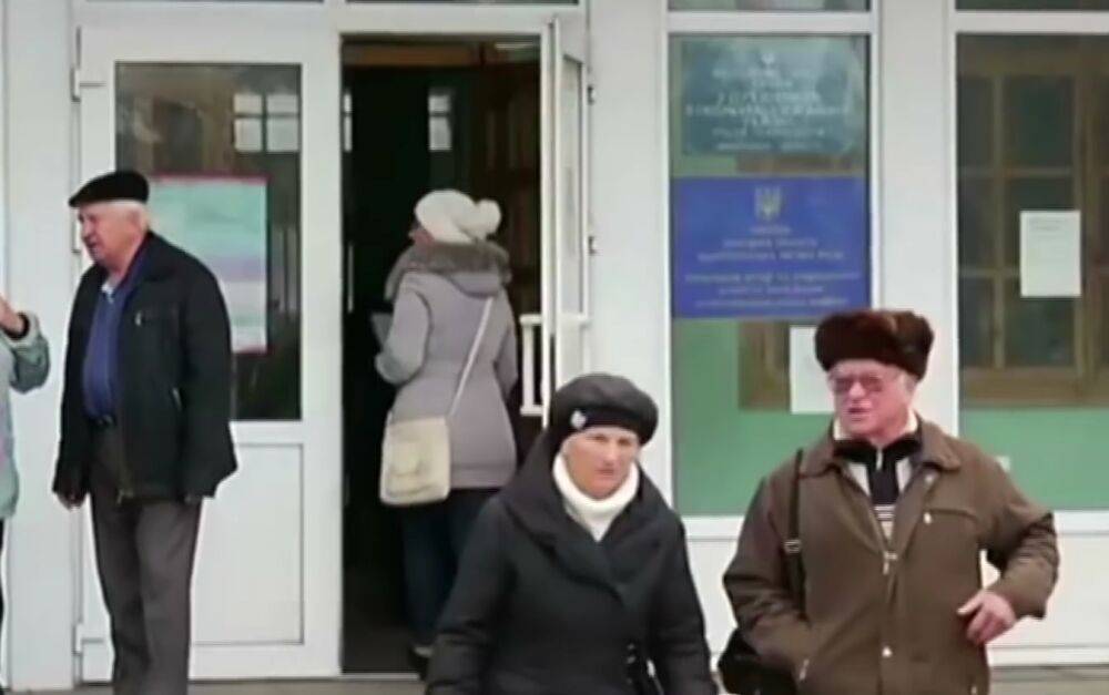 Новые правила пенсионный выплат: некоторые украинцы вынуждены получать заслуженные деньги "по-другому"