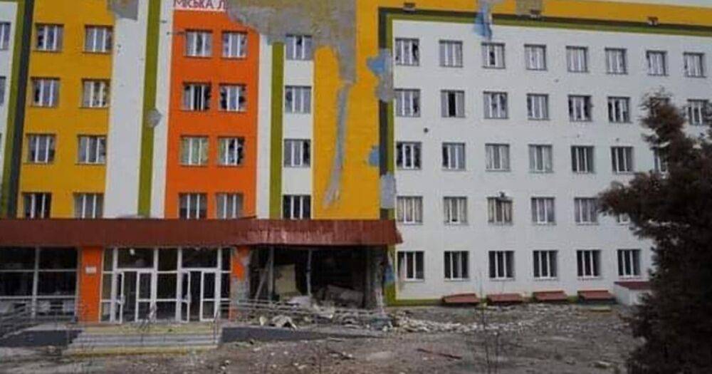 Двух оккупантов, обстрелявших больницу на Сумщине, приговорили к 11 годам тюрьмы
