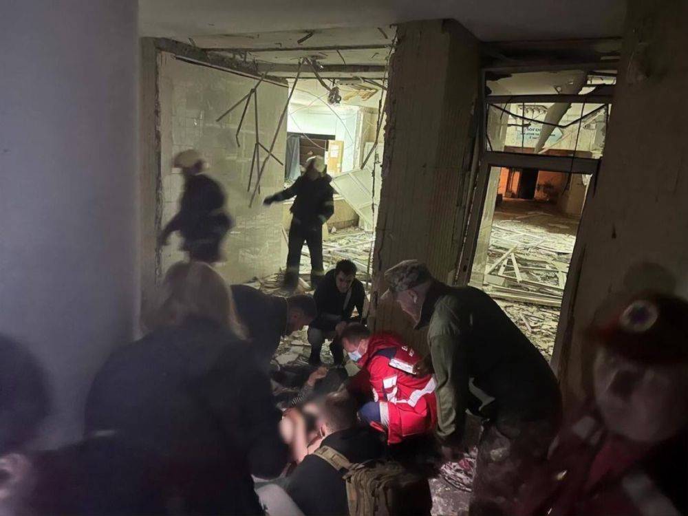 В Киеве в результате атаки оккупантов три человека погибли, 14 пострадали. Среди погибших – двое детей