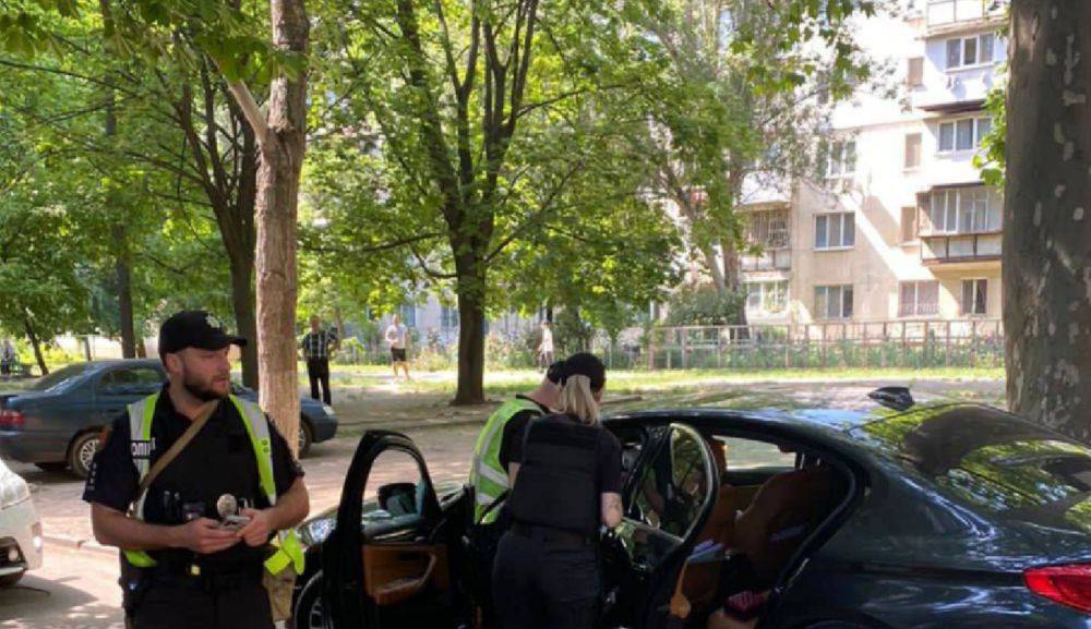 В Одессе открыли стрельбу, есть погибшие: первые детали и фото с места