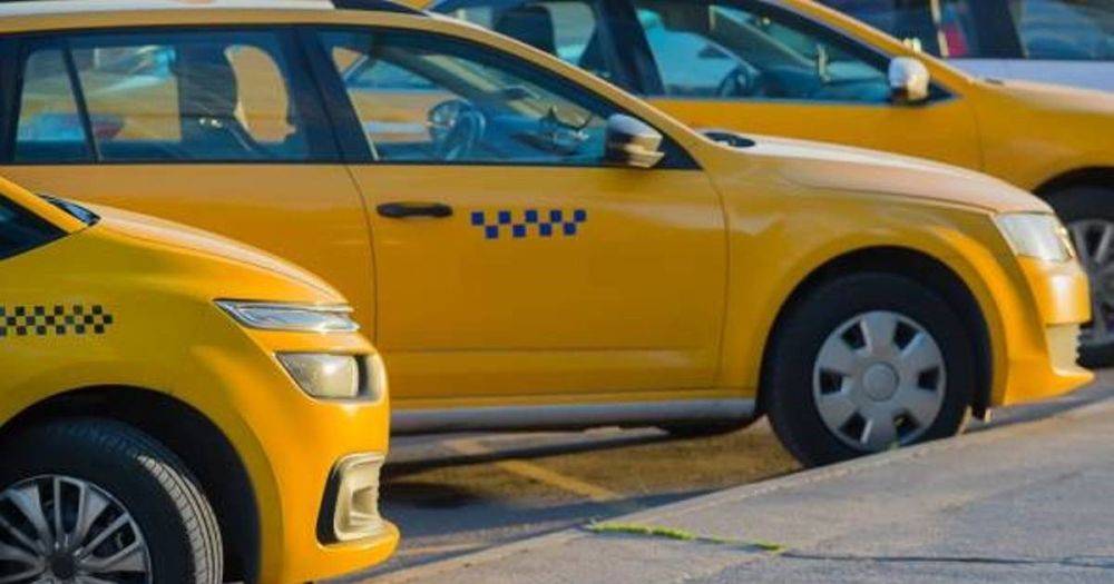 РФ вербует таксистов на оккупированных территориях: обязаны доносить на пассажиров