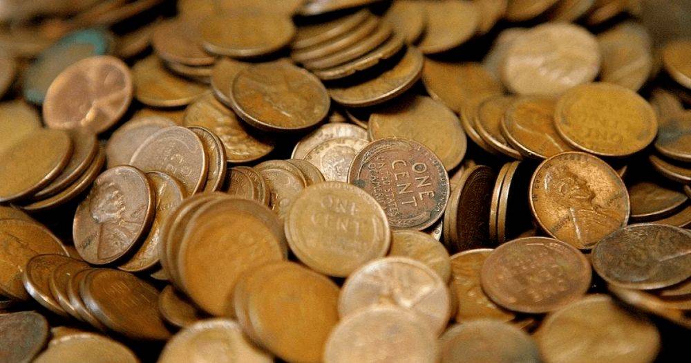 Целые коробки с мешками: семья обнаружила около 1 миллиона медных монет во время уборки