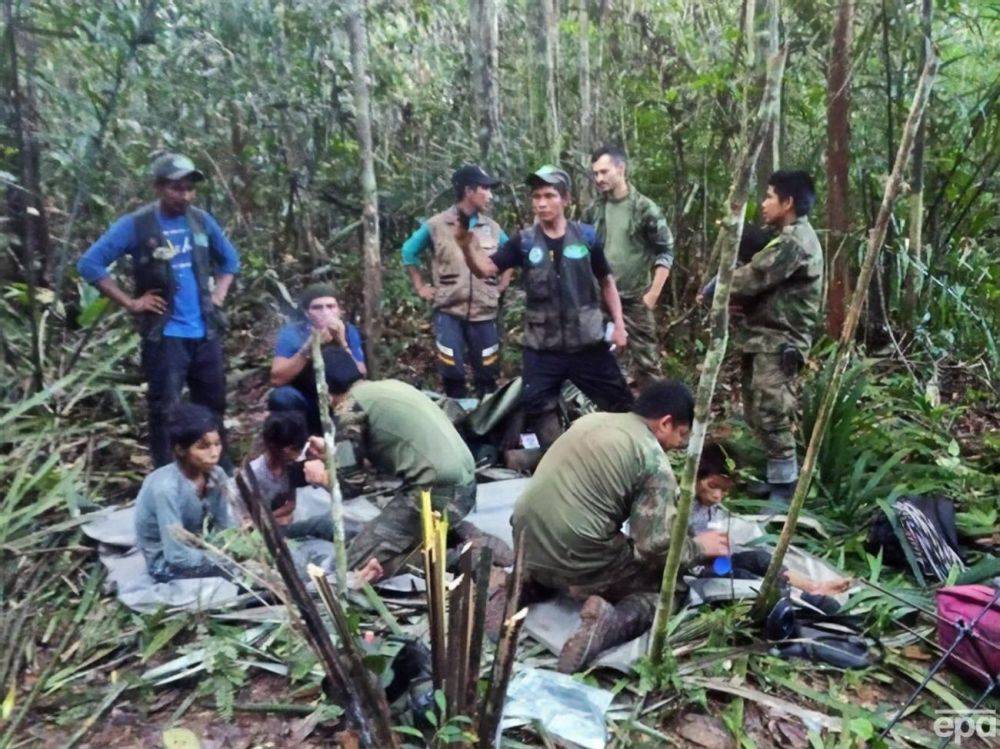 В джунглях Колумбии нашли четырех детей, которые выжили в результате авиакатастрофы 40 дней тому назад