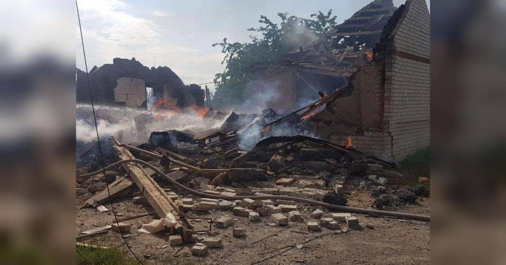 Оккупанты ударили по Харьковщине дронами: на предприятии возник пожар
