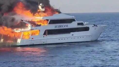 Яхта загорелась в Красном море, трое туристов пропали без вести