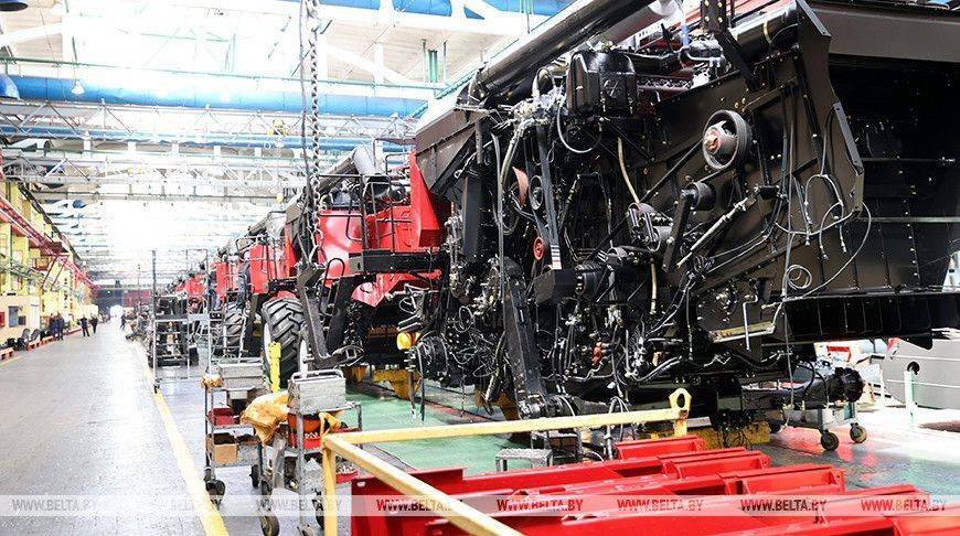 Алиханов призвал белорусских машиностроителей активнее заходить на калининградский рынок
